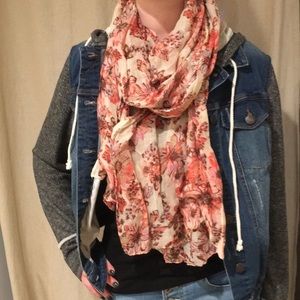 🌺 Cream and Pink Floral Scarf 🌺